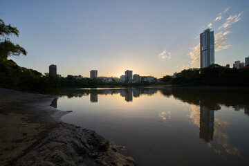 Naklejka premium Sonnenuntergang über dem südbrasilianischen Blumenau