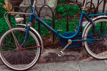 Fototapeta na wymiar Rusty old bike vintage look