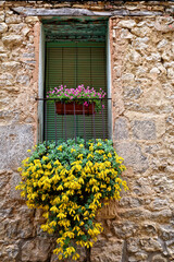 Ventana en pueblo espa&ntilde;ol