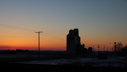 Fototapeta premium Sunset in the prairies