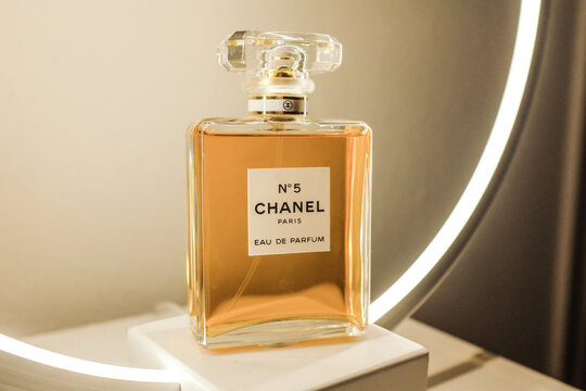 AUSTIN, UNITED STATES - Dec 09, 2020: Chanel No 5 With Ring Light