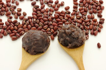 和菓子のつぶ餡とこし餡