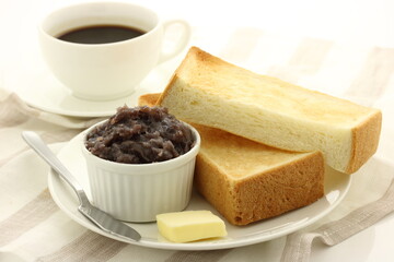 小倉トーストとコーヒー