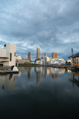 Naklejka premium Cleveland ohio skyline at sunset