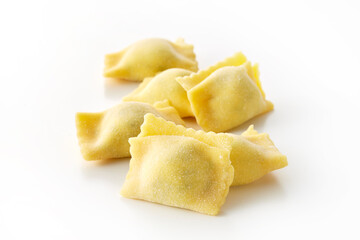 アニョロッティ　パスタ　３cmくらいの小型の詰め物パスタ