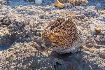 basket in the salon sea
