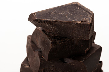 積み重ねたチョコレート　白バック