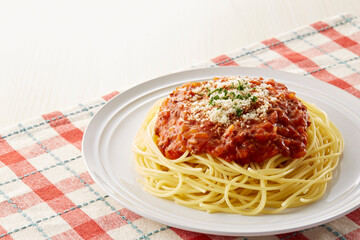 ミートソーススパゲッティ　パゲッティーニ麺を使用