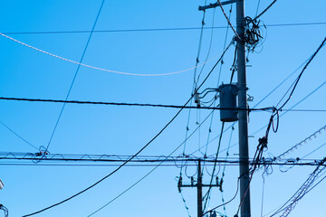 青空での電柱