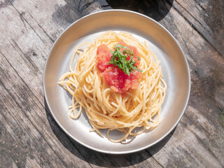 山やキャンプで調理するアウトドアごはん【明太子パスタ】