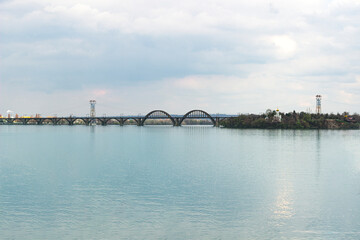 city ​​bridge over the river