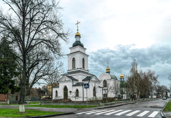 Fototapeta na wymiar Orthodox church in Poltava against the spring blue sky 