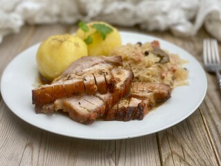 Organisch, schweinebraten, schweinebauch, Sauerkraut, knödel