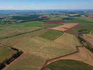 fazenda com irrigação artificial vista aerea