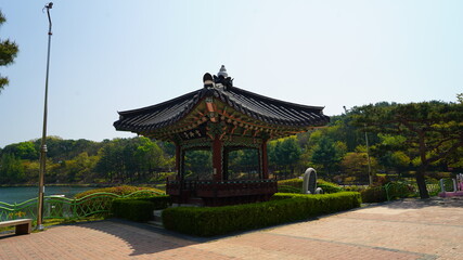 Obraz premium 韓国 公園の風景(イチョン)