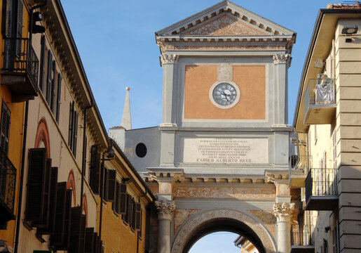 the Arc de Triomphe, symbol of the city of Chieri, marks the artistic rebirth of Chieri and represents the first testimony of the Baroque in Chieri.