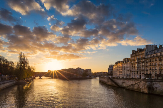 Sunrise over the Île Saint-Louis Paris, France. View from the Pont d'Arcole