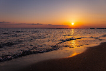 夕日の浜辺　幕張の浜