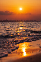 夕日の浜辺　幕張の浜