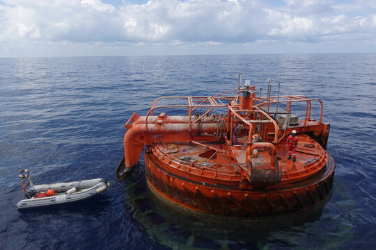 offshore commercial diving at Single Point Mooring Buoy
