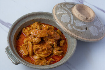Spicy Chicken Panang, Thai food in ceramic cups