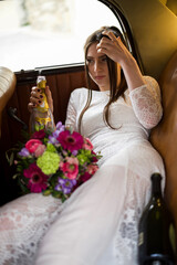 Hochzeit Braut Auto Kleid Blumen