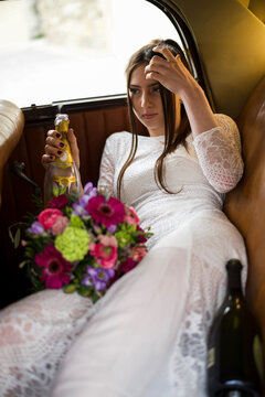 Hochzeit Braut Auto Kleid Blumen