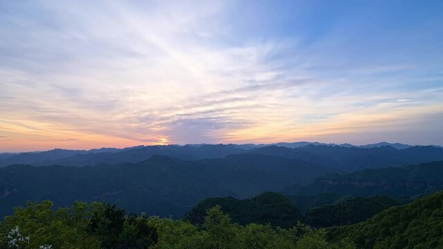 Time-lapse photography of sunrise, taken on top of a mountain in China