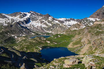 Laghi Agnel e Sera dalla strada per il Nivolet. Parco Nazionale del Gran Paradiso