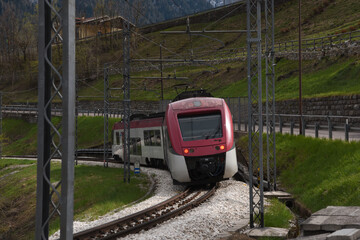 treno rotaie ferrovia 