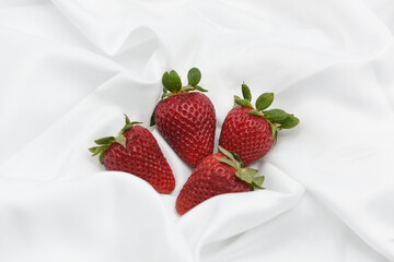 fragole panna fresca frutta 