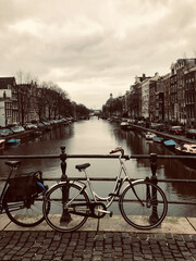Fototapeta premium Amsterdam Bridge Bicycles