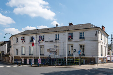 Vue extérieure du bâtiment de la mairie de Jouy-en-Josas, dans le département des Yvelines, France - obrazy, fototapety, plakaty