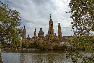 Fototapeta na wymiar landscape Nuestra Señora del Pilar Cathedral Basilica view from the Ebro River in a spring day