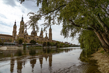 Fototapeta na wymiar landscape Nuestra Señora del Pilar Cathedral Basilica view from the Ebro River in a spring day