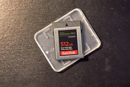 「512Gb」の写真素材 | 83件の無料イラスト画像 | Adobe Stock