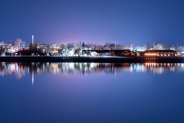 Fototapeta premium City night scape shoreline beach