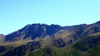 Paisajes  cerranos de Sierra de la Ventana cerca de la ciudad de Bahia Blanca