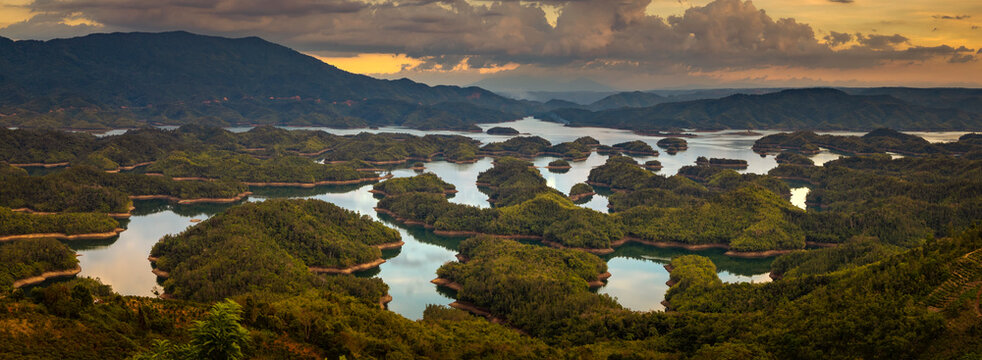 Amazing view of Ta Dung lake. Panorama landscape © Olga Khoroshunova