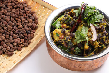 Bengali style black chickpeas chana sola lentil dal peas bhuna recipe onion garlic dry chili bay leaf cinnamon fumaric power cumin seeds salt