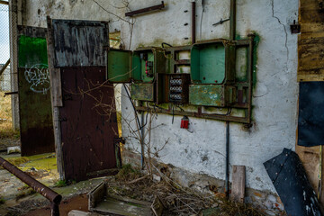 leerstehende baufällige Lagerhallen - ehemalige Rinderzucht in Müggenburg