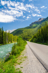 Fototapeta na wymiar Mountain road in Canada.