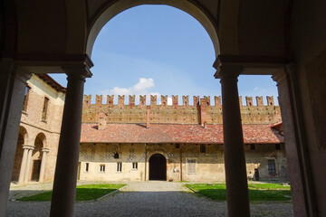 Belgioioso,chiesa,stazione,piazza,bello