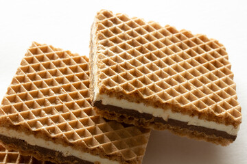 Crispy wafers with chocolate and hazelnut cream