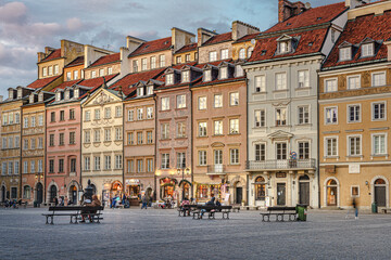 Fototapeta na wymiar Stare kamienice na Warszawskiej starówce