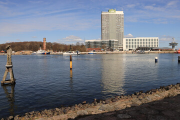 Ostseebad Travemünde; Travepromenade von Priwall aus gesehen