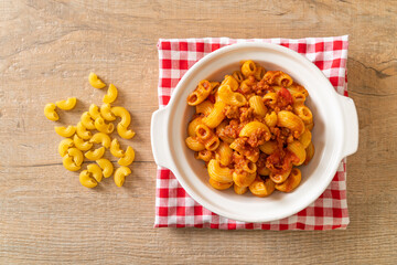 macaroni with tomatoes sauce and mince pork