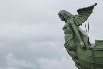 Bow (galyunnaya) figure in the form of a mermaid on the bow of the ship. Head batch.