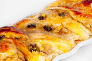 Caramelized Sweet Bread with Raisins