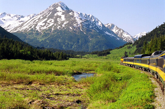 Alaska- A Train Through The Beautiful Mountains